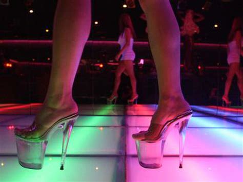 La prostitución vip, el amor de un cliente y su proyección